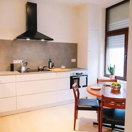 Casa vacanze Gezellig & Ruim Rijhuis Met 3 Slaapkamers Dichtbij Gand